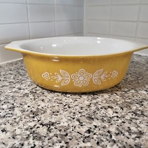 Vintage Butterfly Gold Pyrex Oval Casserole Dish 1.5qt